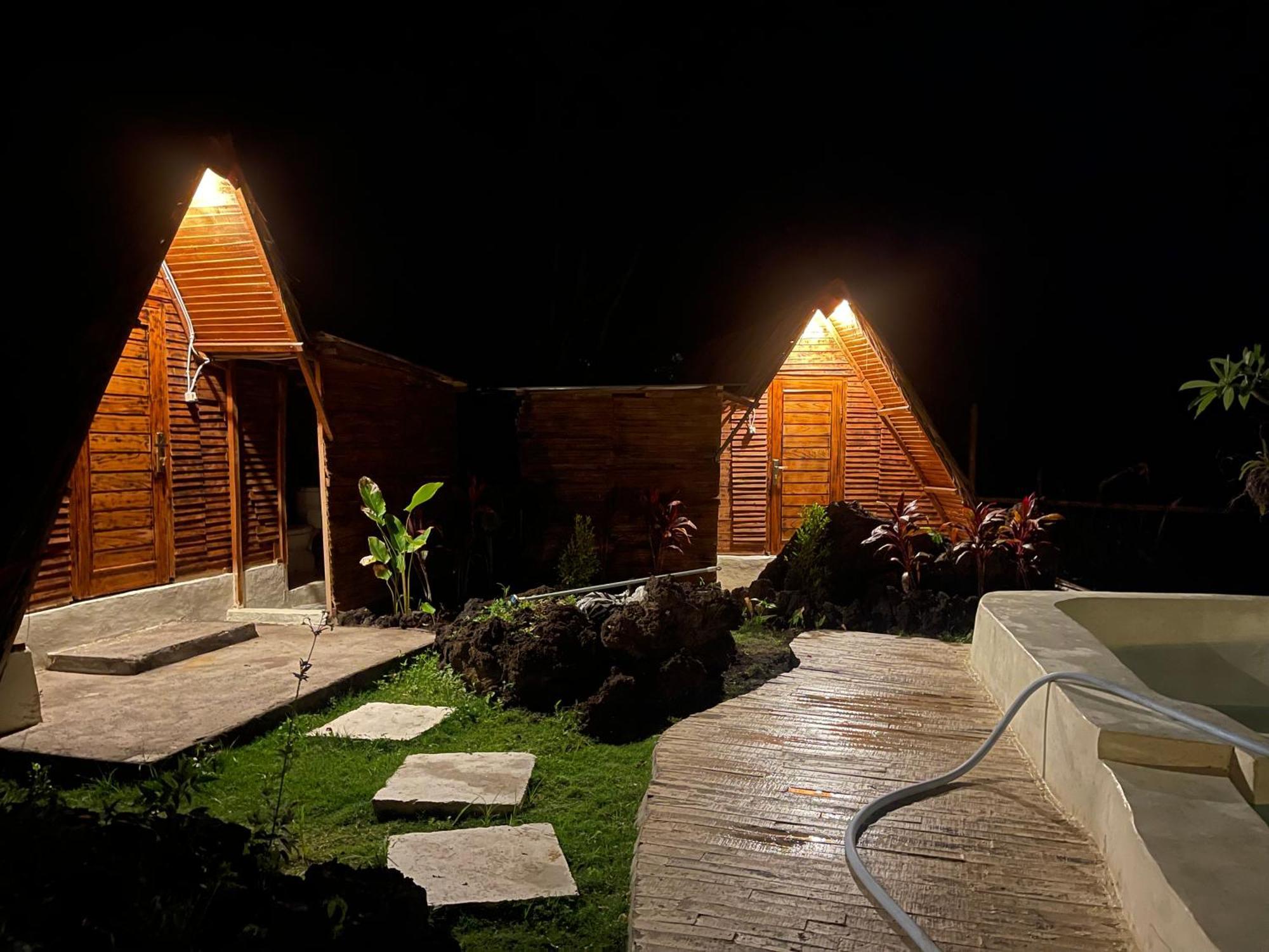 Hotel Triangular House And Hot Spring à Kubupenlokan Extérieur photo