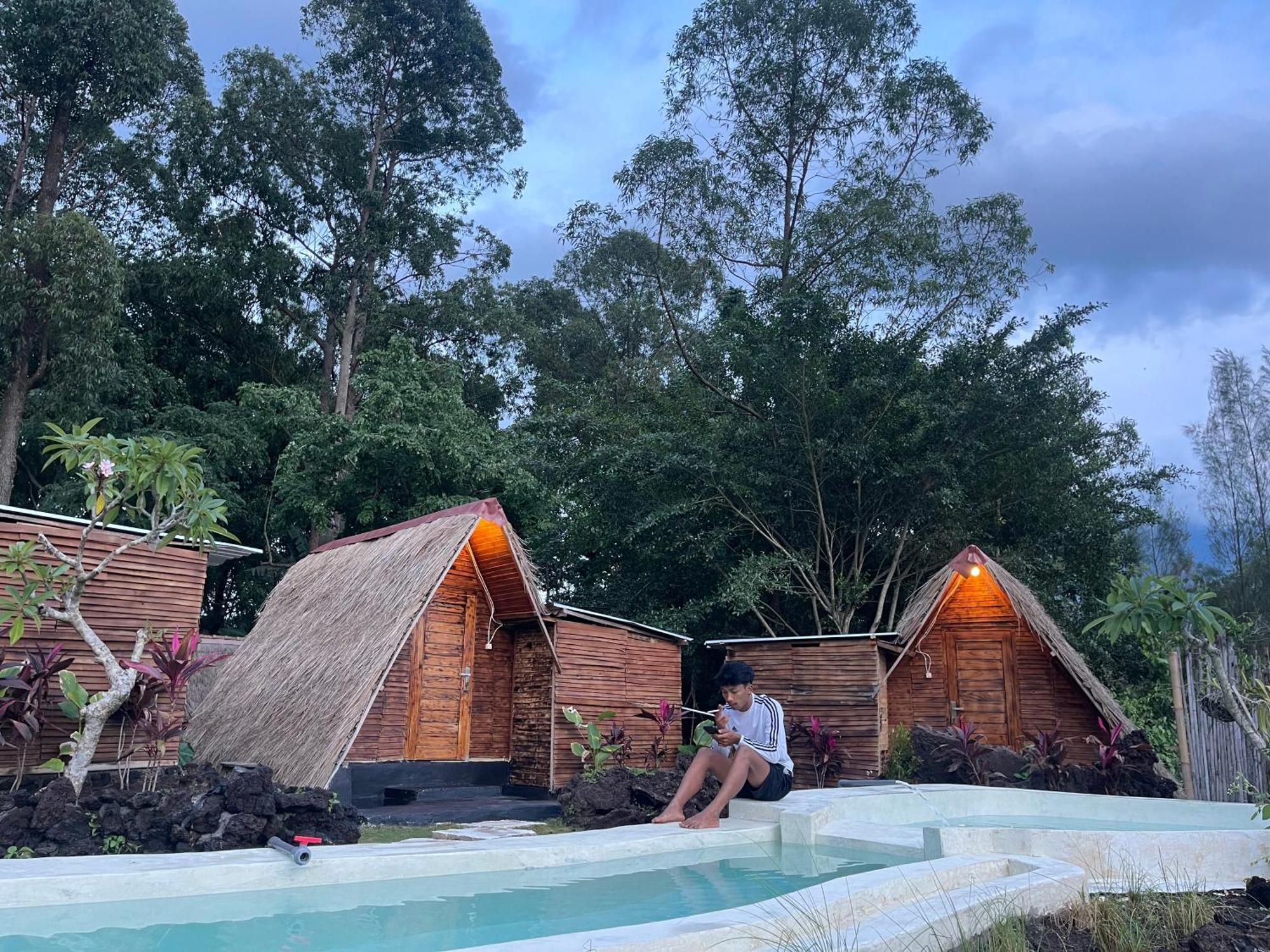 Hotel Triangular House And Hot Spring à Kubupenlokan Extérieur photo