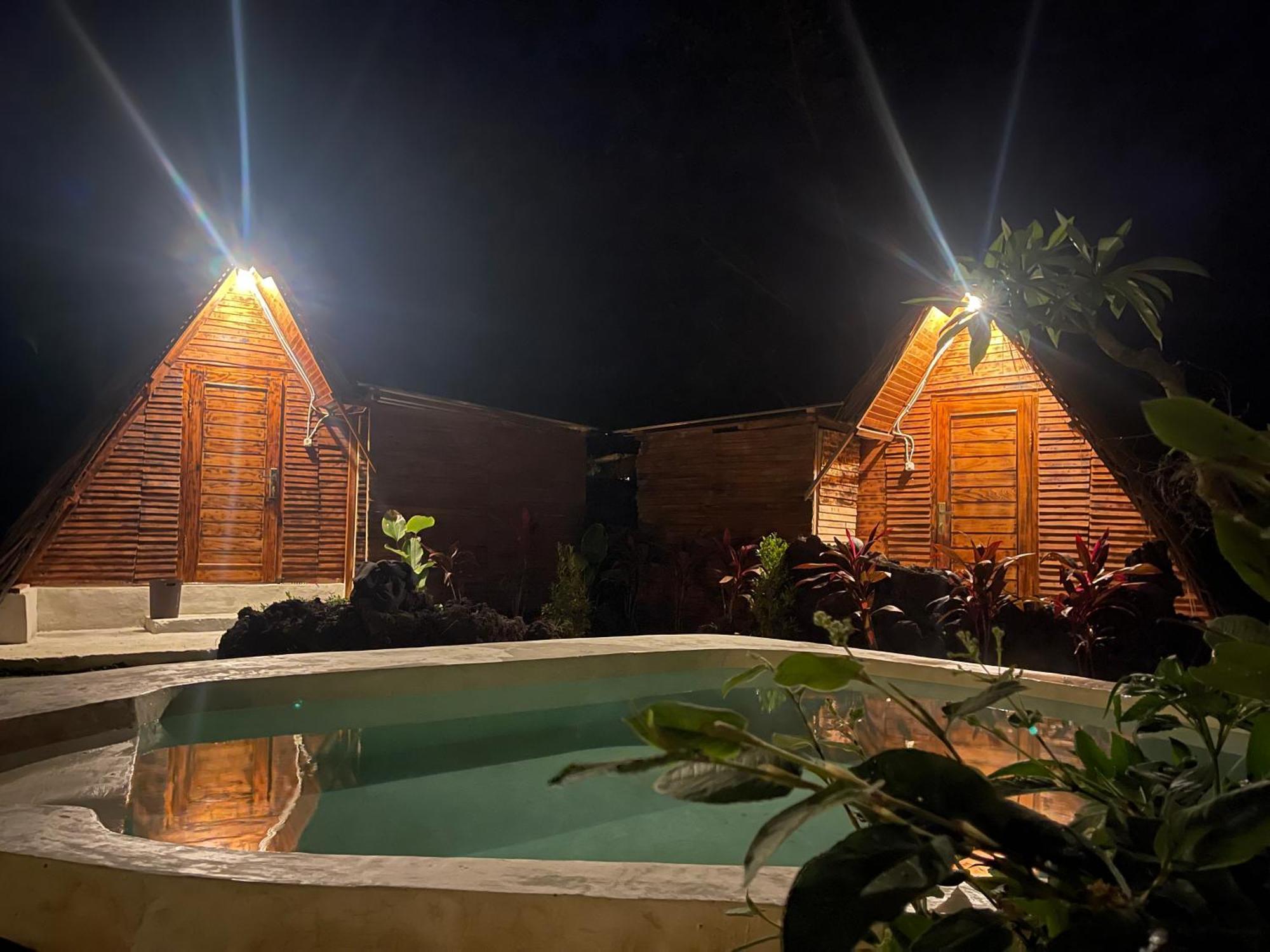 Hotel Triangular House And Hot Spring à Kubupenlokan Extérieur photo