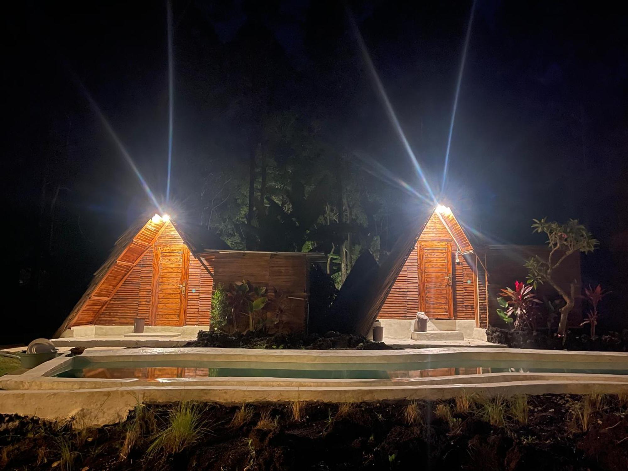 Hotel Triangular House And Hot Spring à Kubupenlokan Extérieur photo